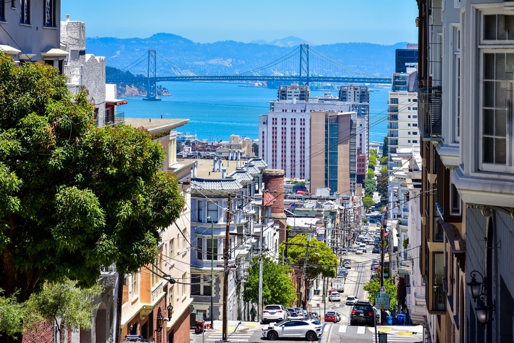Daytime in Oakland, one of the most dangerous cities in California.]